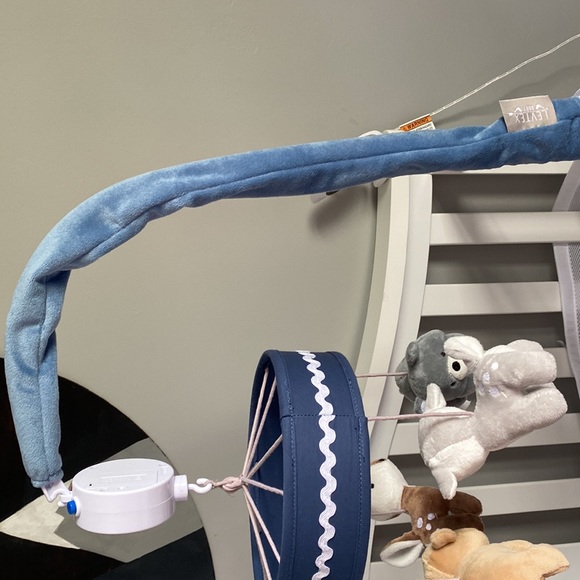 Crib mobile - Picture 3 of 4